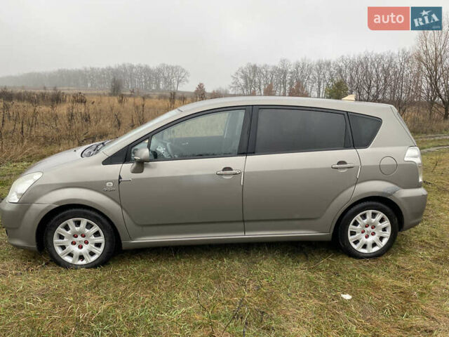 Серый Тойота Королла Версо, объемом двигателя 2.2 л и пробегом 277 тыс. км за 6800 $, фото 11 на Automoto.ua