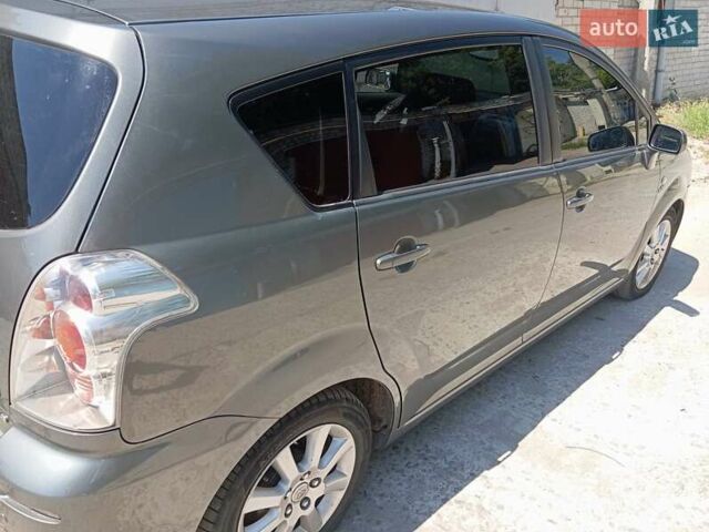 Сірий Тойота Королла Версо, об'ємом двигуна 2.2 л та пробігом 194 тис. км за 7300 $, фото 7 на Automoto.ua