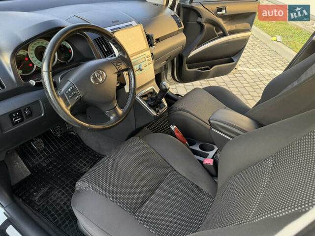 Серый Тойота Королла Версо, объемом двигателя 2.2 л и пробегом 268 тыс. км за 7850 $, фото 32 на Automoto.ua