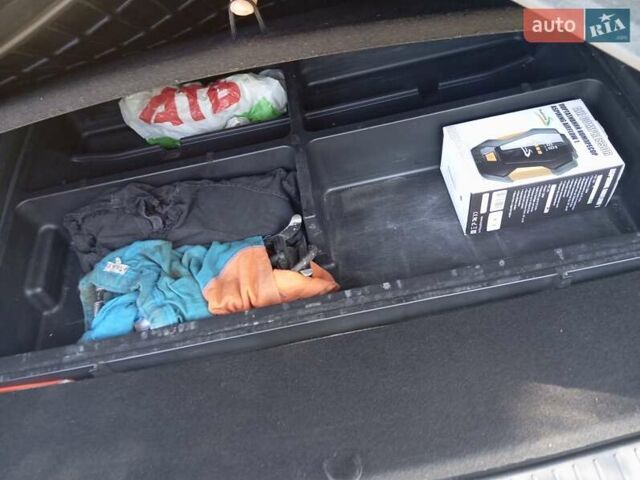 Сірий Тойота Королла Версо, об'ємом двигуна 2.2 л та пробігом 194 тис. км за 7300 $, фото 13 на Automoto.ua