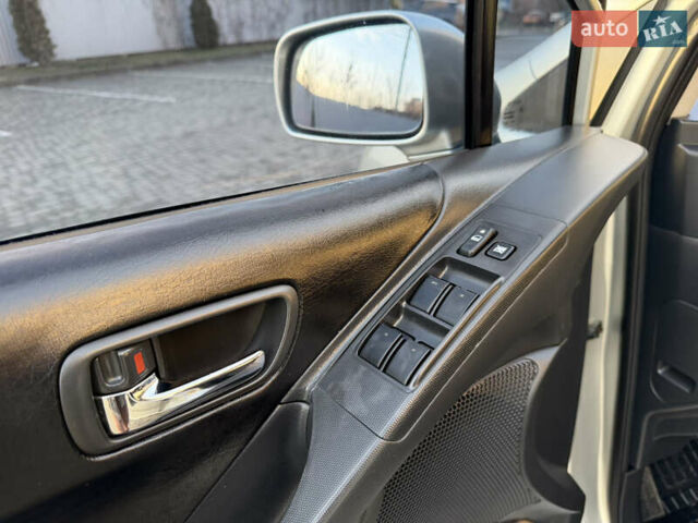 Серый Тойота Королла Версо, объемом двигателя 2.2 л и пробегом 268 тыс. км за 7850 $, фото 29 на Automoto.ua