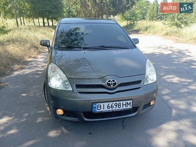 Сірий Тойота Королла Версо, об'ємом двигуна 2.2 л та пробігом 194 тис. км за 7300 $, фото 2 на Automoto.ua