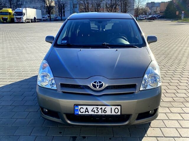 Сірий Тойота Королла Версо, об'ємом двигуна 2.2 л та пробігом 267 тис. км за 5500 $, фото 2 на Automoto.ua