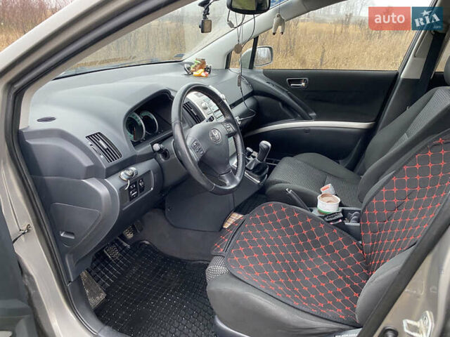 Серый Тойота Королла Версо, объемом двигателя 2.2 л и пробегом 277 тыс. км за 6800 $, фото 9 на Automoto.ua