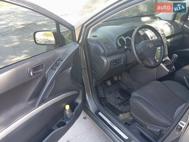 Сірий Тойота Королла Версо, об'ємом двигуна 2.2 л та пробігом 194 тис. км за 7300 $, фото 11 на Automoto.ua