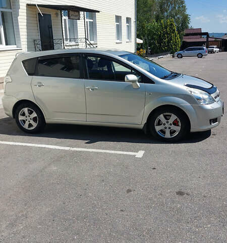 Сірий Тойота Королла Версо, об'ємом двигуна 1.8 л та пробігом 253 тис. км за 6300 $, фото 5 на Automoto.ua