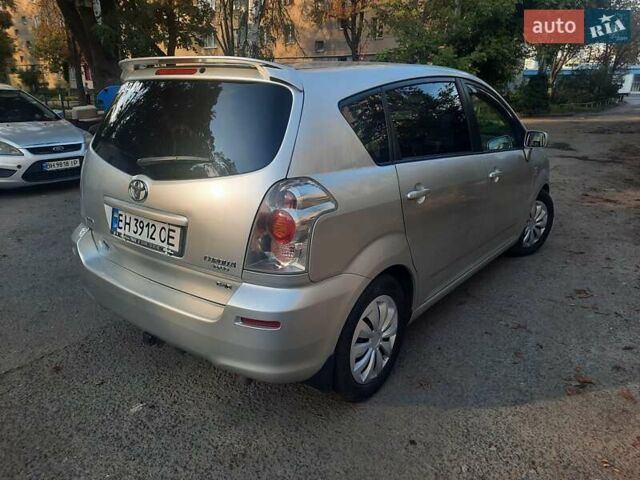 Серый Тойота Королла Версо, объемом двигателя 2.2 л и пробегом 230 тыс. км за 7200 $, фото 3 на Automoto.ua