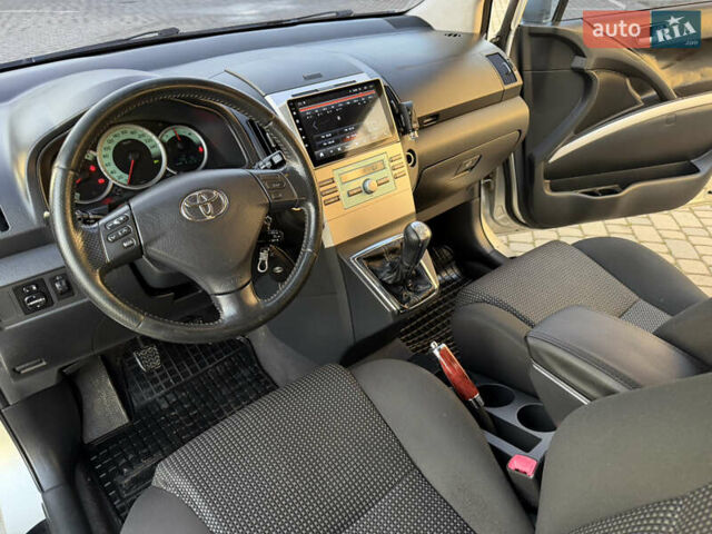 Серый Тойота Королла Версо, объемом двигателя 2.2 л и пробегом 268 тыс. км за 7850 $, фото 45 на Automoto.ua