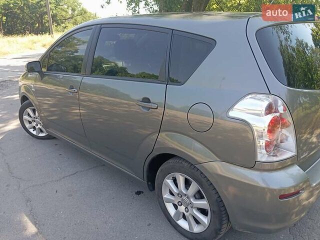 Сірий Тойота Королла Версо, об'ємом двигуна 2.2 л та пробігом 194 тис. км за 7300 $, фото 5 на Automoto.ua