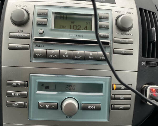 Серый Тойота Королла Версо, объемом двигателя 2.2 л и пробегом 277 тыс. км за 6800 $, фото 13 на Automoto.ua