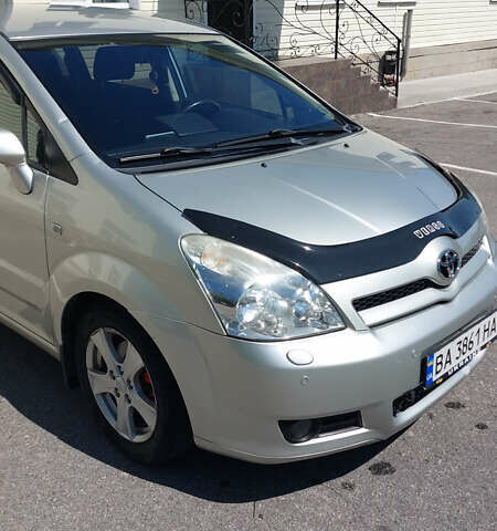 Сірий Тойота Королла Версо, об'ємом двигуна 1.8 л та пробігом 253 тис. км за 6300 $, фото 4 на Automoto.ua