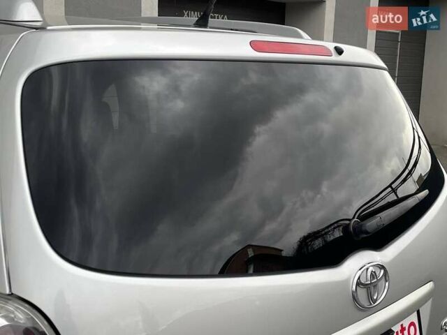 Сірий Тойота Королла Версо, об'ємом двигуна 2.2 л та пробігом 240 тис. км за 6299 $, фото 18 на Automoto.ua