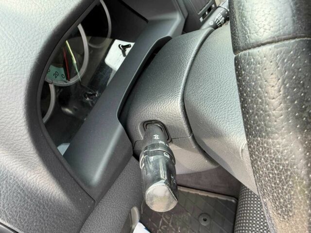 Серый Тойота Королла Версо, объемом двигателя 2.2 л и пробегом 214 тыс. км за 6800 $, фото 11 на Automoto.ua