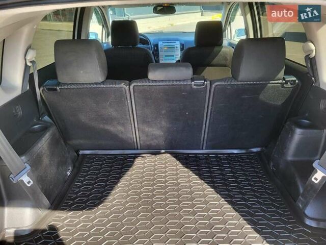 Серый Тойота Королла Версо, объемом двигателя 2.2 л и пробегом 256 тыс. км за 6500 $, фото 6 на Automoto.ua