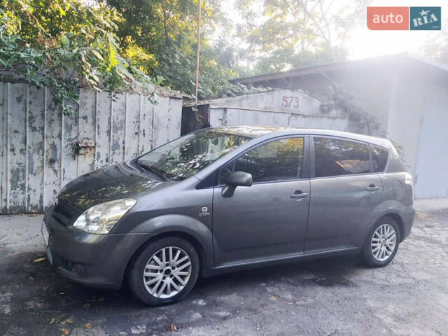 Серый Тойота Королла Версо, объемом двигателя 2.23 л и пробегом 330 тыс. км за 5950 $, фото 3 на Automoto.ua