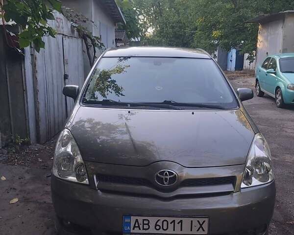 Сірий Тойота Королла Версо, об'ємом двигуна 2.23 л та пробігом 330 тис. км за 5950 $, фото 3 на Automoto.ua
