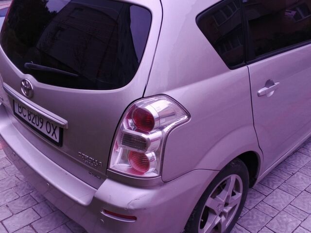 Серый Тойота Королла Версо, объемом двигателя 2.2 л и пробегом 260 тыс. км за 6300 $, фото 1 на Automoto.ua