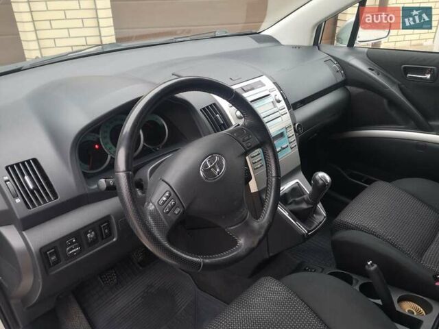 Серый Тойота Королла Версо, объемом двигателя 2.23 л и пробегом 291 тыс. км за 7000 $, фото 8 на Automoto.ua