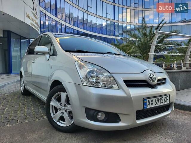 Серый Тойота Королла Версо, объемом двигателя 2.2 л и пробегом 197 тыс. км за 7300 $, фото 85 на Automoto.ua