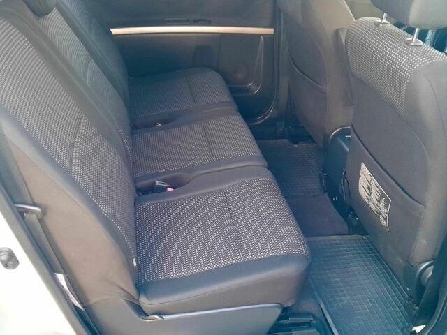 Серый Тойота Королла Версо, объемом двигателя 2 л и пробегом 295 тыс. км за 2699 $, фото 7 на Automoto.ua