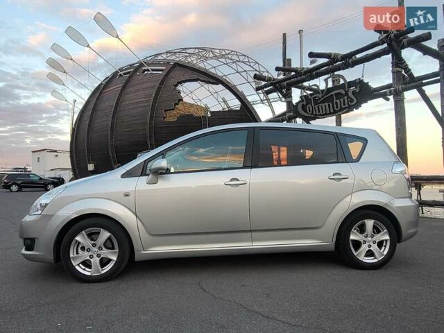 Серый Тойота Королла Версо, объемом двигателя 2.2 л и пробегом 197 тыс. км за 7300 $, фото 18 на Automoto.ua