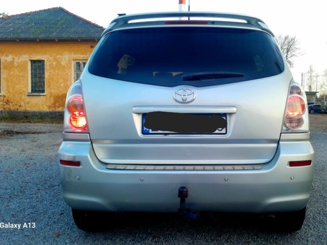 Серый Тойота Королла Версо, объемом двигателя 2 л и пробегом 295 тыс. км за 2699 $, фото 2 на Automoto.ua