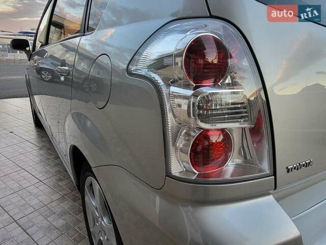 Серый Тойота Королла Версо, объемом двигателя 2.2 л и пробегом 197 тыс. км за 7300 $, фото 28 на Automoto.ua