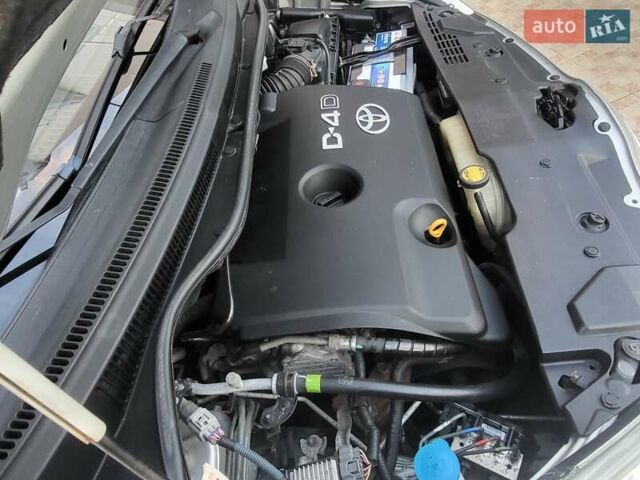 Серый Тойота Королла Версо, объемом двигателя 2.2 л и пробегом 197 тыс. км за 7300 $, фото 27 на Automoto.ua