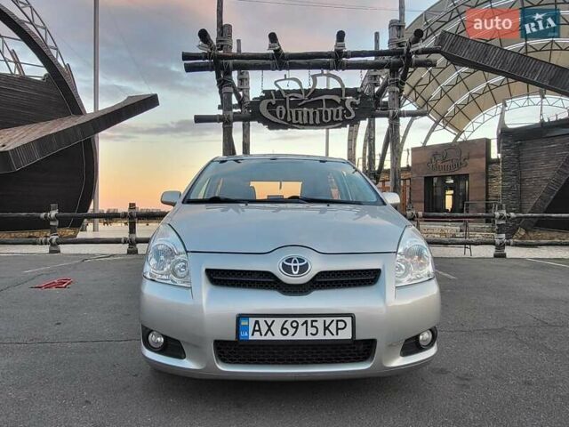 Серый Тойота Королла Версо, объемом двигателя 2.2 л и пробегом 197 тыс. км за 7300 $, фото 19 на Automoto.ua