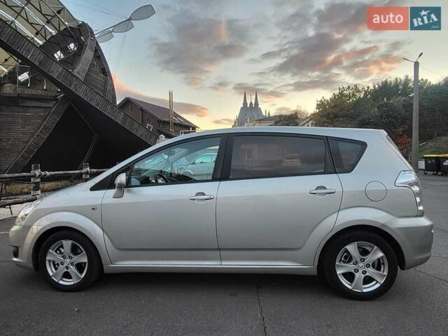 Серый Тойота Королла Версо, объемом двигателя 2.2 л и пробегом 197 тыс. км за 7300 $, фото 5 на Automoto.ua