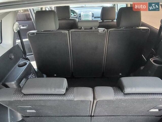 Серый Тойота Королла Версо, объемом двигателя 2.2 л и пробегом 197 тыс. км за 7300 $, фото 45 на Automoto.ua