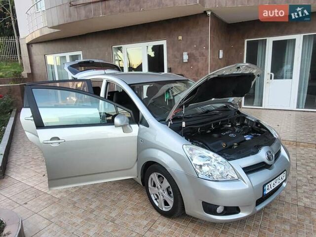 Серый Тойота Королла Версо, объемом двигателя 2.2 л и пробегом 197 тыс. км за 7300 $, фото 57 на Automoto.ua