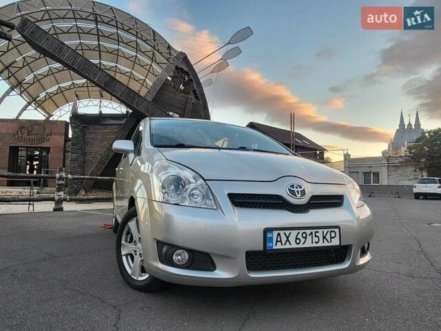 Серый Тойота Королла Версо, объемом двигателя 2.2 л и пробегом 197 тыс. км за 7300 $, фото 3 на Automoto.ua