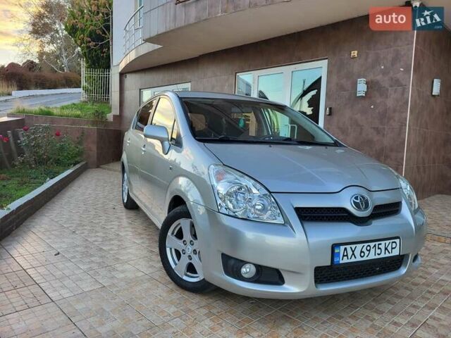 Серый Тойота Королла Версо, объемом двигателя 2.2 л и пробегом 197 тыс. км за 7300 $, фото 69 на Automoto.ua