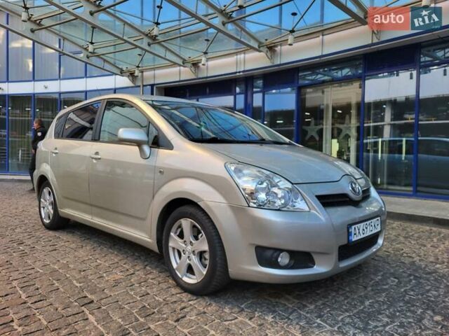 Серый Тойота Королла Версо, объемом двигателя 2.2 л и пробегом 197 тыс. км за 7300 $, фото 100 на Automoto.ua