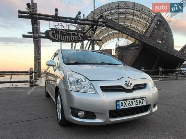 Серый Тойота Королла Версо, объемом двигателя 2.2 л и пробегом 197 тыс. км за 7300 $, фото 16 на Automoto.ua