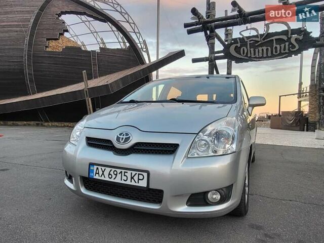 Серый Тойота Королла Версо, объемом двигателя 2.2 л и пробегом 197 тыс. км за 7300 $, фото 2 на Automoto.ua