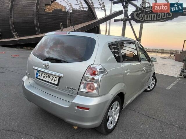 Серый Тойота Королла Версо, объемом двигателя 2.2 л и пробегом 197 тыс. км за 7300 $, фото 9 на Automoto.ua