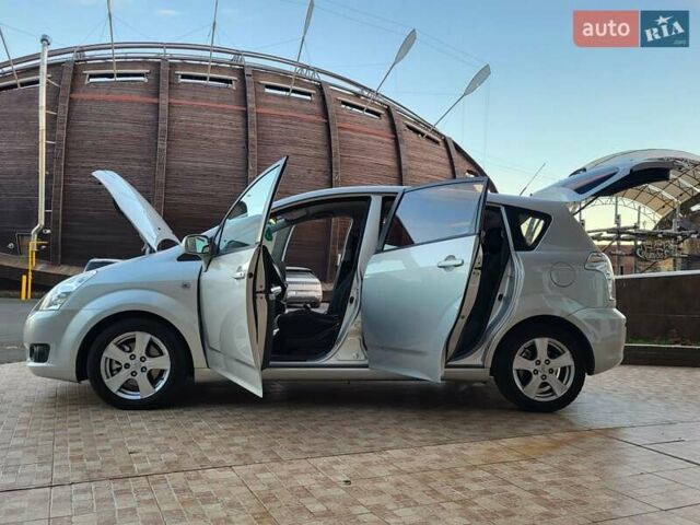 Серый Тойота Королла Версо, объемом двигателя 2.2 л и пробегом 197 тыс. км за 7300 $, фото 61 на Automoto.ua