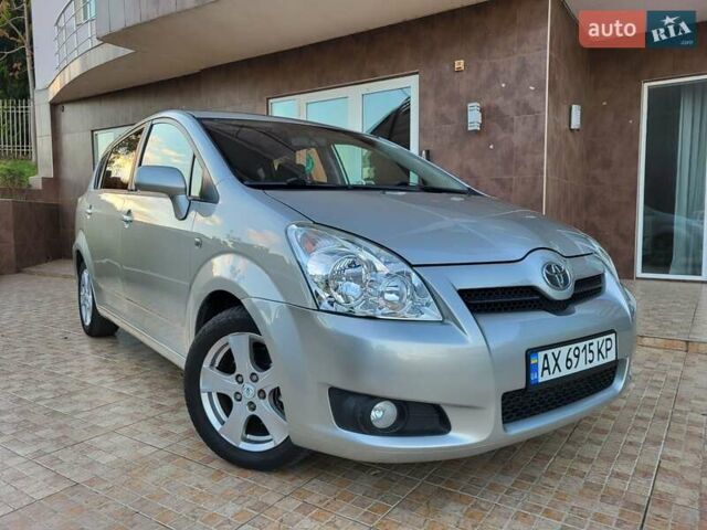 Серый Тойота Королла Версо, объемом двигателя 2.2 л и пробегом 197 тыс. км за 7300 $, фото 62 на Automoto.ua