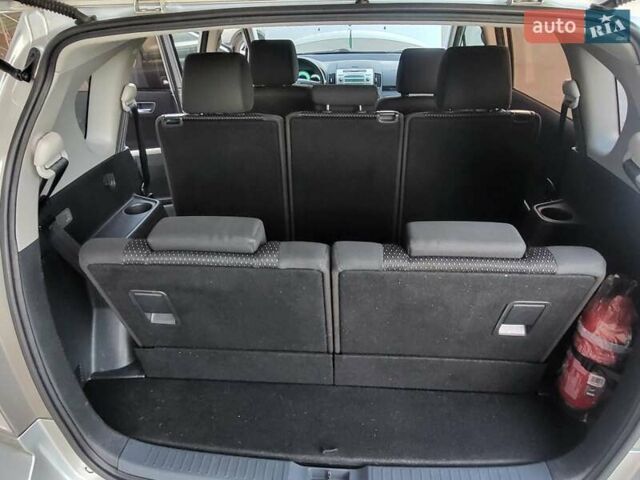 Серый Тойота Королла Версо, объемом двигателя 2.2 л и пробегом 197 тыс. км за 7300 $, фото 44 на Automoto.ua