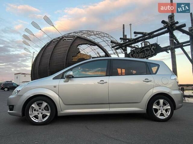 Серый Тойота Королла Версо, объемом двигателя 2.2 л и пробегом 197 тыс. км за 7300 $, фото 29 на Automoto.ua