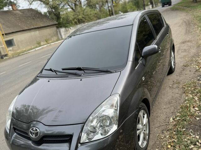 Сірий Тойота Королла Версо, об'ємом двигуна 2.2 л та пробігом 210 тис. км за 5500 $, фото 1 на Automoto.ua