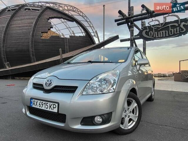 Серый Тойота Королла Версо, объемом двигателя 2.2 л и пробегом 197 тыс. км за 7300 $, фото 1 на Automoto.ua