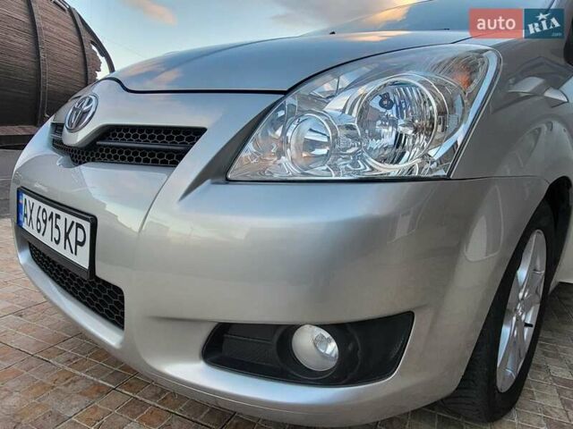 Серый Тойота Королла Версо, объемом двигателя 2.2 л и пробегом 197 тыс. км за 7300 $, фото 24 на Automoto.ua