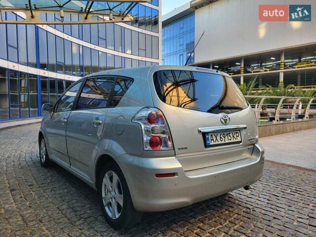 Серый Тойота Королла Версо, объемом двигателя 2.2 л и пробегом 197 тыс. км за 7300 $, фото 91 на Automoto.ua