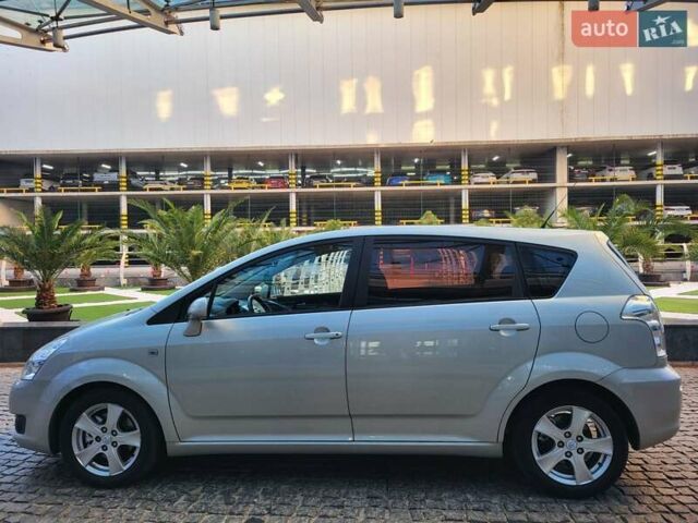 Серый Тойота Королла Версо, объемом двигателя 2.2 л и пробегом 197 тыс. км за 7300 $, фото 97 на Automoto.ua