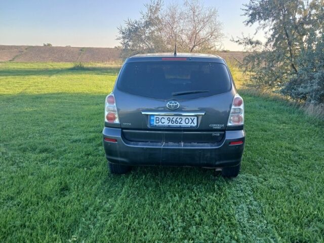 Серый Тойота Королла Версо, объемом двигателя 2.2 л и пробегом 279 тыс. км за 7000 $, фото 1 на Automoto.ua