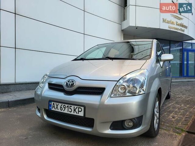 Серый Тойота Королла Версо, объемом двигателя 2.2 л и пробегом 197 тыс. км за 7300 $, фото 95 на Automoto.ua
