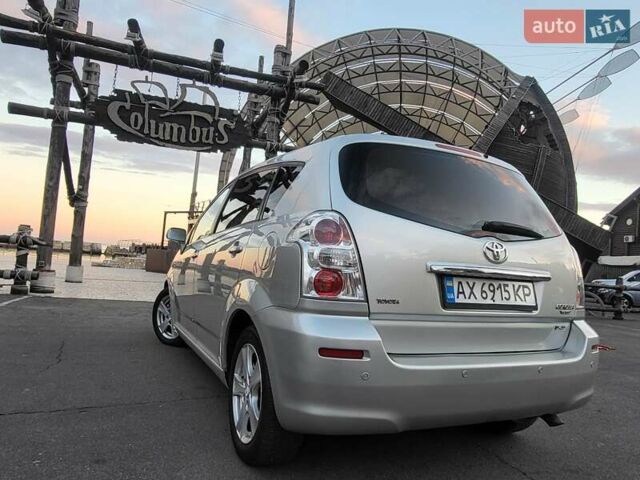 Серый Тойота Королла Версо, объемом двигателя 2.2 л и пробегом 197 тыс. км за 7300 $, фото 12 на Automoto.ua